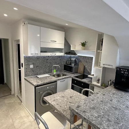 Lovely Studio In Burgas Esterno foto